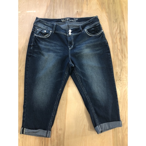wallflower jean capris